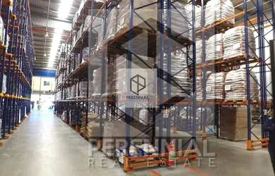 Imagem: O depósito possui 5 Vagas na garagem e 2752m² de Área e está