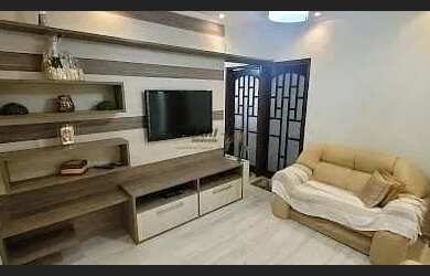 Imagem: A casa possui 2 Dormitórios, 2 Banheiros, 2 Vagas na garagem