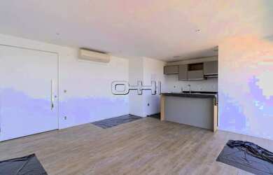 Imagem: O apartamento possui 1 Dormitório, 1 Banheiro, 2 Vagas na garagem