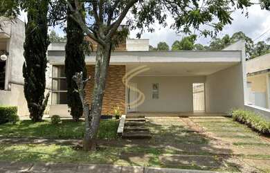 Imagem: A casa em condomínio possui 3 Dormitórios, 3 Banheiros, 4