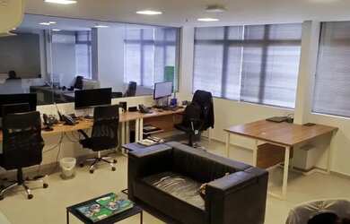 Imagem: O depósito possui 1 Vaga na garagem, 25m² de Área e está