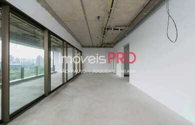 Imagem: O apartamento possui 4 Dormitórios, 5 Banheiros, 4 Vagas na