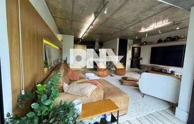 Imagem: O apartamento possui 2 Dormitórios, 2 Banheiros, 2 Vagas na