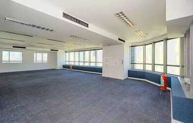 Imagem: O depósito possui 191m² de Área e está localizado em Centro