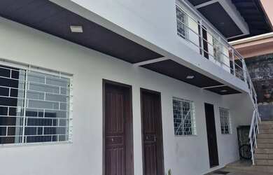 Imagem: O apartamento possui 1 Dormitório, 1 Banheiro, 1 Vaga na garagem