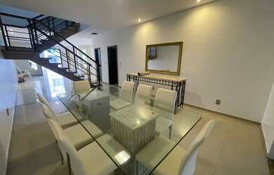 Imagem: A casa em condomínio para alugar possui 3 Dormitórios, 5 Banheiros