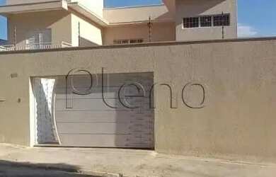 Imagem: A casa possui 4 Dormitórios, 5 Banheiros, 5 Vagas na garagem