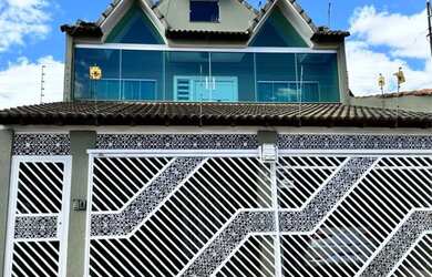 Imagem: A casa possui 3 Dormitórios, 3 Banheiros, 1 Vaga na garagem