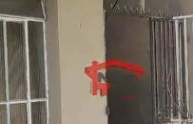 Imagem: A casa possui 2 Dormitórios, 2 Banheiros, 1 Vaga na garagem