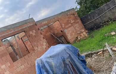 Imagem: A casa possui 4 Dormitórios, 3 Banheiros e está localizado