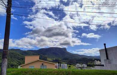 Imagem: O terreno possui 460m² de Área e está localizado em Pedra