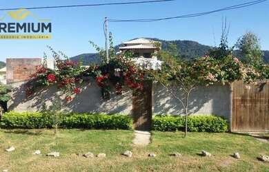 Imagem: A casa possui 3 Dormitórios, 3 Banheiros, 2 Vagas na garagem