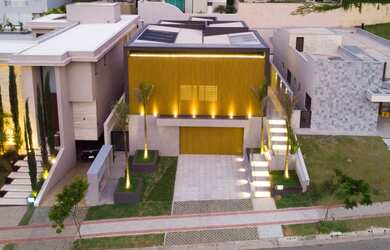 Imagem: A casa em condomínio possui 3 Dormitórios, 4 Banheiros, 4