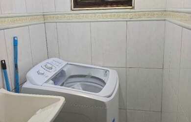 Imagem: A casa possui 2 Dormitórios, 1 Banheiro e está localizado