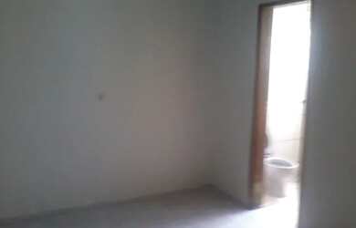 Imagem: A casa possui 1 Dormitório, 1 Banheiro e está localizado