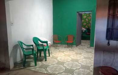 Imagem: A casa possui 2 Dormitórios, 1 Banheiro, 1 Vaga na garagem