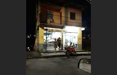 Imagem: A casa possui 2 Dormitórios, 2 Banheiros e está localizado