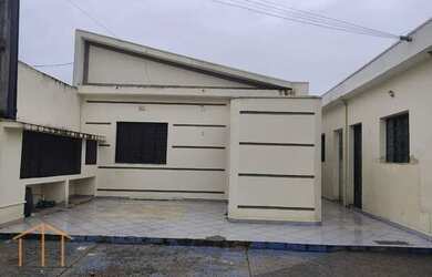 Imagem: A kitnet possui 1 Dormitório, 1 Banheiro, 1 Vaga na garagem