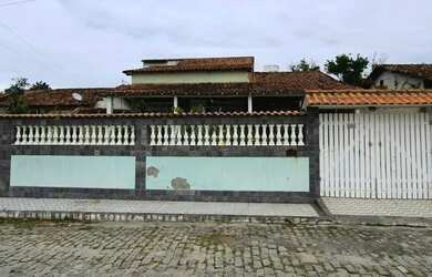 Imagem: A casa à venda possui 5 Dormitórios, 3 Banheiros, 1 Vaga na