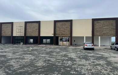 Imagem: O depósito possui 5 Vagas na garagem e 100m² de Área e está