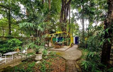 Imagem: A casa possui 2 Dormitórios, 1 Banheiro, 5 Vagas na garagem