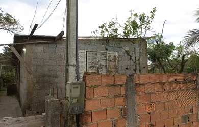 Imagem: A casa possui 1 Dormitório, 1 Banheiro e está localizado