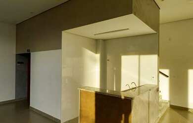 Imagem 4: Salão comercial de esquina, em avenida de grande fluxo, para locação...