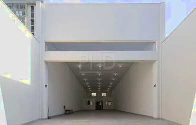 Imagem: O depósito possui 2 Vagas na garagem, 250m² de Área e está