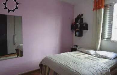 Imagem: A casa possui 2 Dormitórios, 1 Banheiro, 1 Vaga na garagem