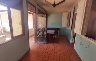 Imagem: A casa possui 4 Dormitórios, 2 Banheiros, 110m² de Área e