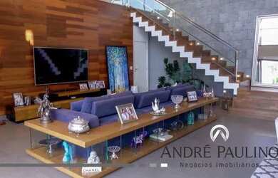 Imagem: A casa em condomínio possui 3 Dormitórios, 3 Banheiros, 460m²