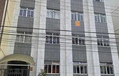 Imagem: O apartamento possui 1 Dormitório, 1 Banheiro, 1 Vaga na garagem