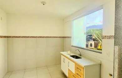 Imagem: A casa possui 2 Dormitórios, 3 Banheiros, 2 Vagas na garagem