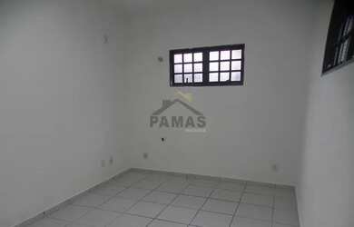 Imagem: O depósito possui 1 Vaga na garagem, 46m² de Área e está