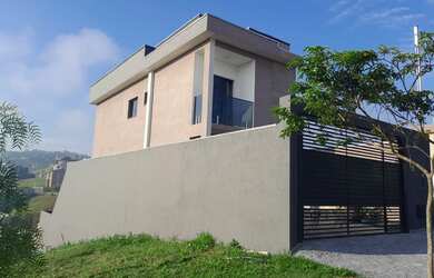 Imagem 1: Linda casa com 3 dorm. piscina e 2 vagas em Santana de Parnaiba