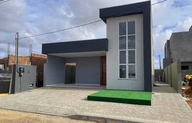 Imagem: A casa em condomínio possui 3 Dormitórios, 2 Banheiros, 3