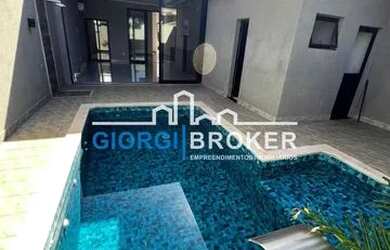 Imagem: A casa em condomínio possui 5 Dormitórios, 4 Banheiros, 2