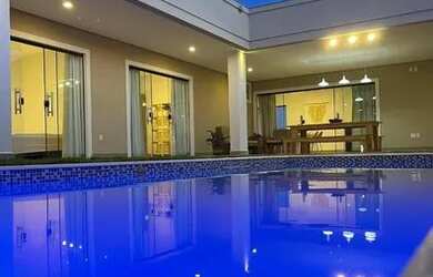 Imagem: A casa em condomínio possui 5 Dormitórios, 5 Banheiros, 5