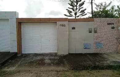 Imagem: A casa possui 2 Dormitórios, 1 Banheiro, 330m² de Área e