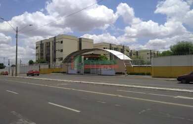 Imagem: O apartamento possui 3 Dormitórios, 1 Banheiro, 1 Vaga na garagem