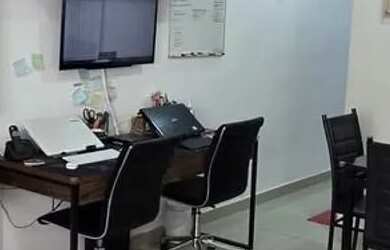 Imagem: A casa possui 2 Dormitórios, 2 Banheiros, 1 Vaga na garagem