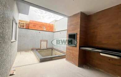 Imagem: A casa em condomínio possui 3 Dormitórios, 2 Banheiros e 105m²