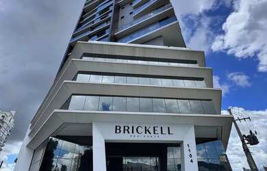 Imagem: O apartamento possui 3 Dormitórios, 1 Banheiro, 2 Vagas na