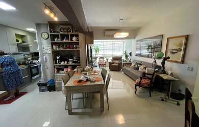 Imagem: O apartamento possui 1 Dormitório, 2 Banheiros, 1 Vaga na garagem