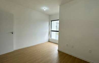 Imagem: A casa possui 3 Dormitórios, 2 Banheiros, 1 Vaga na garagem