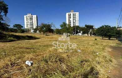 Imagem: O terreno possui 257m² de Área e está localizado em Bosque
