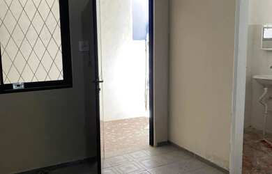 Imagem: A casa possui 1 Dormitório, 1 Banheiro, 60m² de Área e está