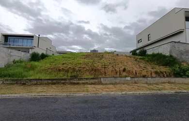 Imagem: O terreno à venda possui e está localizado em Jardim Terras