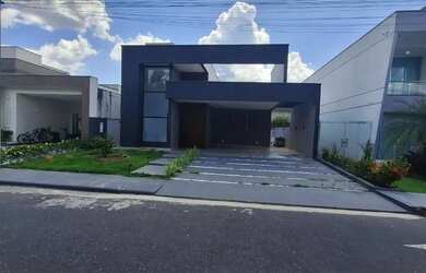 Imagem: A casa possui 3 Dormitórios, 3 Banheiros, 3 Vagas na garagem