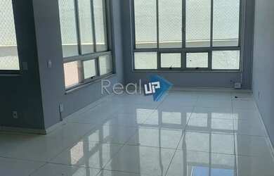 Imagem: O apartamento na cobertura possui 3 Dormitórios, 3 Banheiros